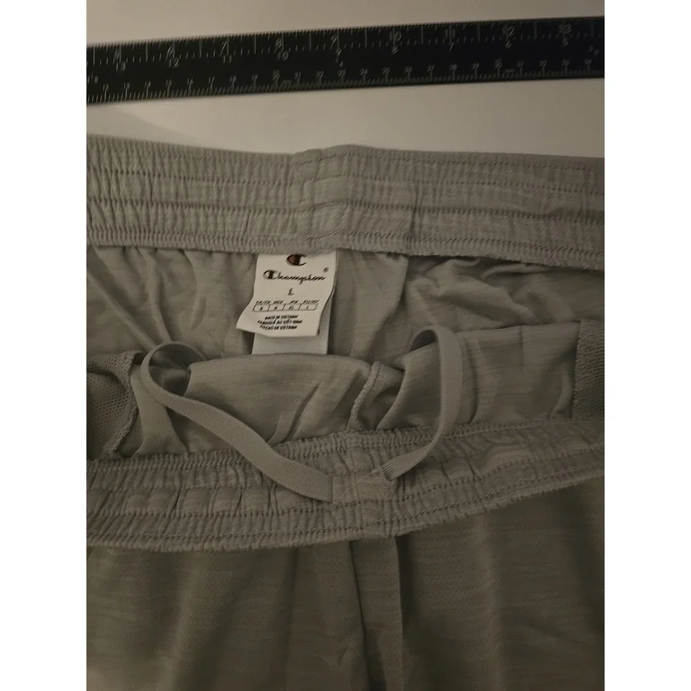 Champion Mens 7 Gray Sport Shorts Lightweight Moisture Wicking Size Large NWT